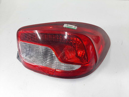 Lanterna Direita Renault Kwid 2021 E424741 Detalhe Na Lente