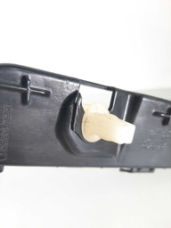 GUIA PARACHOQUE TRAS. ESQUERDO HB20 SEDAN 2013 A 19 DETALHE