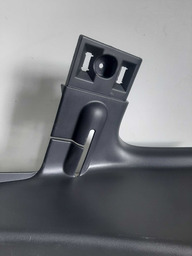 ACABAMENTO COLUNA TRASEIRA ESQUERDA RENAULT OROCH 2022 A 24