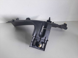 ACABAMENTO COLUNA TRASEIRO DIREITO OROCH 2022 A 24 DETALHE