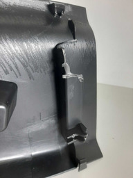 ACABAMENTO COLUNA TRASEIRO DIREITO OROCH 2022 A 24 DETALHE