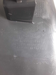 ACABAMENTO COLUNA TRASEIRO DIREITO OROCH 2022 A 24 DETALHE