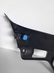 ACABAMENTO COLUNA PORTA TRAS ESQUERDA RENAULT OROCH 2023