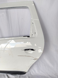 PORTA TRASEIRA ESQUERDA DUSTER 2017/2020 OROCH 2016/ DETALHE