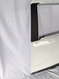 PORTA TRASEIRA ESQUERDA DUSTER 2017/2020 OROCH 2016/ DETALHE