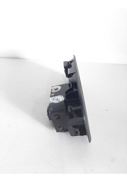 BOTAO COMANDO VIDRO DIANT DIREITO RENAULT OROCH DETALHE 2023