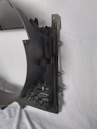 DEFLETOR VENTOINHA RADIADOR DISCOVERY 4 3.0 2012 A 2016