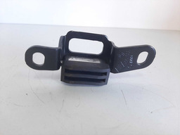 BATENTE TAMPA TRASEIRA ESQUERDO RENAULT OROCH 2023 DETALHE