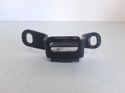 BATENTE TAMPA TRASEIRA ESQUERDO RENAULT OROCH 2023 DETALHE