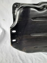 PROTETOR TANQUE COMBUSTIVEL DISCOVERY 4 2012 A 2016 DETALHE