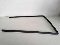 BORRACHA VIDRO TRASEIRO DIREITO DISCOVERY 4 2012 A 16