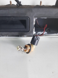 MOLDURA PUXADOR TAMPA TRASEIRA DISCOVERY 4 2012 DETALHE 