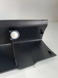 ACABAMENTO CENTRAL TAMPA TRASEIRA DISCOVERY 4 2012 A 2016