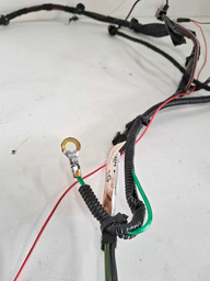 CHICOTE TAMPA TRASEIRA LAND ROVER DISCOVERY 4 2012 DETALHE