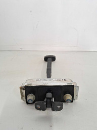 LIMITADOR PORTA TRASEIRA ESQUERDA DISCOVERY 4 2012 A 2016