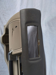 FORRO PORTA TRAS DIREITA DISCOVERY 4 2012 A 2016 DETALHE 