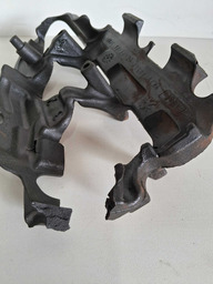 MOLDURA ACABAMENTO BICO INJETOR DISCOVERY 4 2012 DETALHE