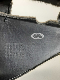 FORRO ESQUERDO PORTA MALA DISCOVERY 4 2012 A 2016 DETALHE