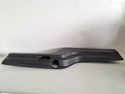 ACABAMENTO TAMPA TRASEIRA DISCOVERY 4 2012 A 16 DETALHE USO