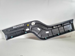 ACABAMENTO TAMPA TRASEIRA DISCOVERY 4 2012 A 16 DETALHE USO