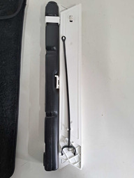 TRIÂNGULO SINALIZAÇÃO DISCOVERY 4 2012 A 2016 DETALHE