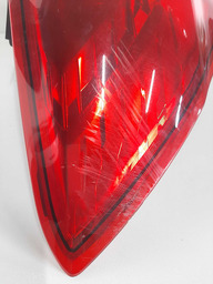 LANTERNA ESQUERDA FORD KA HATCH 2017 A 21 PEQ DETALHE LENTE