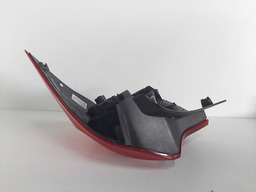 LANTERNA ESQUERDA FORD KA HATCH 2017 A 21 PEQ DETALHE LENTE