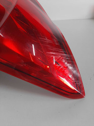 LANTERNA ESQUERDA FORD KA HATCH 2017 A 21 PEQ DETALHE LENTE