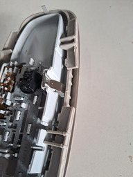 LUZ CORTESIA FORD KA 2015 A 2021 DETALHE 