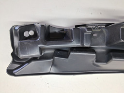 PAINEL TRASEIRO FORD KA 2018 A 2021 DETALHE 