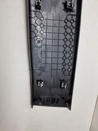 ACABAMENTO INFERIOR COLUNA CENTRAL DIR FORD KA 2015 A 2021