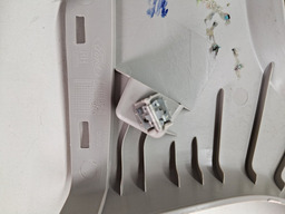 ACABAMENTO COLUNA TRASEIRA LADO DIREITO FORD KA 2015 A 2021