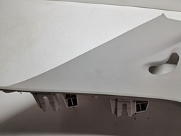 ACABAMENTO COLUNA TRASEIRA LADO ESQUERDO 2015 A 2021