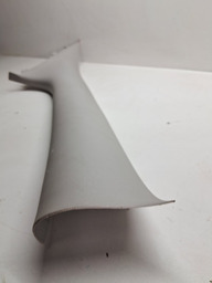 ACABAMENTO COLUNA DIANTEIRA LADO DIREITO FORD KA 2015 A 2021