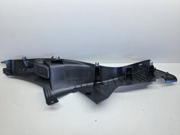 MOLDURA INFERIOR COLUNA BANCO TRAS ESQ FORD KA 2015 A 2021