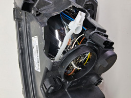 FAROL DIREITO SANDERO LOGAN 15/20 P/RETIRADA DE PEÇAS