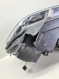 FAROL DIREITO SANDERO LOGAN 15/20 P/RETIRADA DE PEÇAS