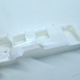 GUIA PARACHOQUE DIANTEIRO DIREITO RENAULT SANDERO 2016 A 23