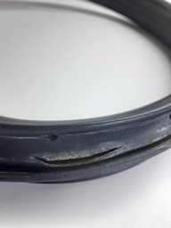 BORRACHA PORTA DIANTEIRA ESQUERDA (CARROCERIA) KA 2015/2021