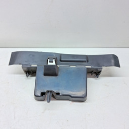 SUPORTE DEFLETOR ESQ RADIADOR RENAULT DUSTER 2015 A 2019