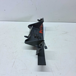 SUPORTE DEFLETOR DIREITO RADIADOR RENAULT DUSTER 2015 A 2019