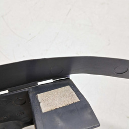 SUPORTE DEFLETOR DIREITO RADIADOR RENAULT DUSTER 2015 A 2019