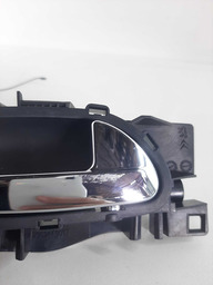 MAÇANETA INTERNA TRASEIRA DIREITO C3 2013 A 19 DETALHE USO