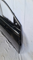 PORTA DIANT DIREITA AZERA 2012 A 16 PEQUENO DETALHE