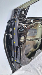 PORTA DIANT DIREITA AZERA 2012 A 16 PEQUENO DETALHE