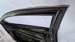 PORTA DIANT DIREITA AZERA 2012 A 16 PEQUENO DETALHE