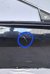 PORTA DIANT DIREITA AZERA 2012 A 16 PEQUENO DETALHE