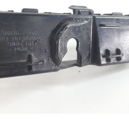 GUIA PARACHOQUE TRASEIRO DIREITO HB20 SEDAN 13 A 18 DETALHE