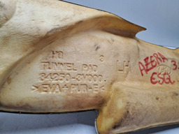 ESPUMA ISOLADORA PARALAMA LADO ESQ AZERA 2012 A 16