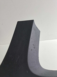 ACABAMENTO INTERNO DIREITO AZERA 2012 A 2016 DETALHE USO 